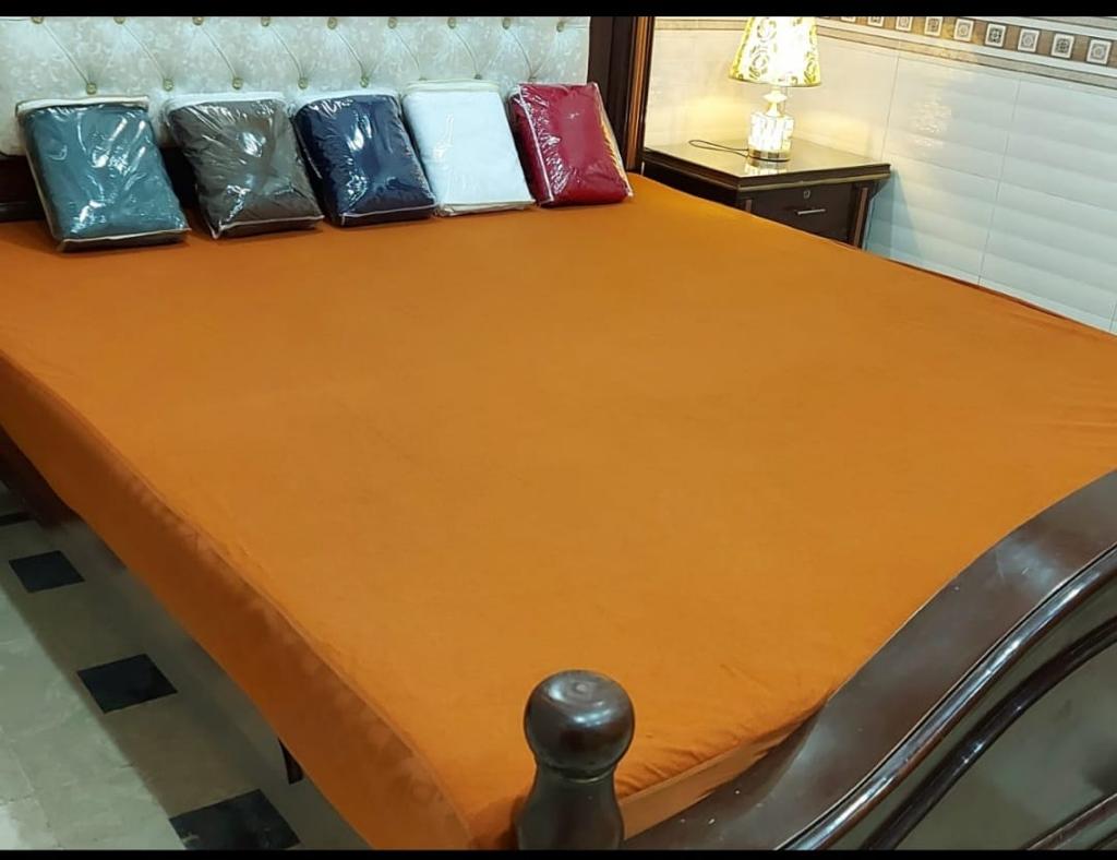 Dyed Terry Fitted Water Proof (Copper)